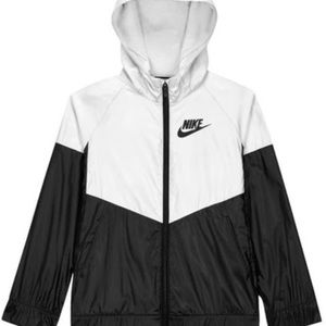 women’s Nike windbreaker